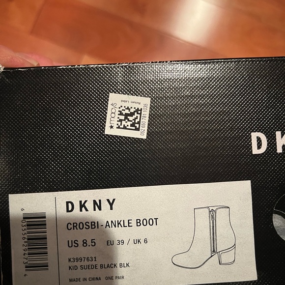 NWT DKNY suede boots - Picture 6 of 6